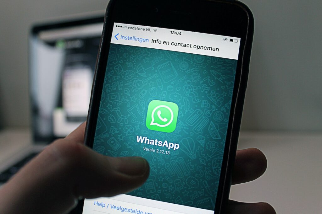 Cuanto-cobra-un-hacker-por-hackear-WhatsApp